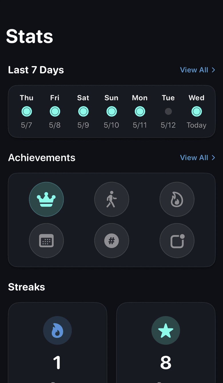 WalkBlock stats screen with last 7 days, achievements and streaks